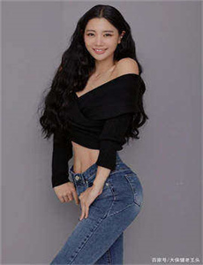 《上午的女人们》