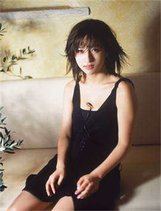 《波多野结依》
